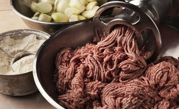 A la découverte des outils et techniques sur comment hacher de la viande